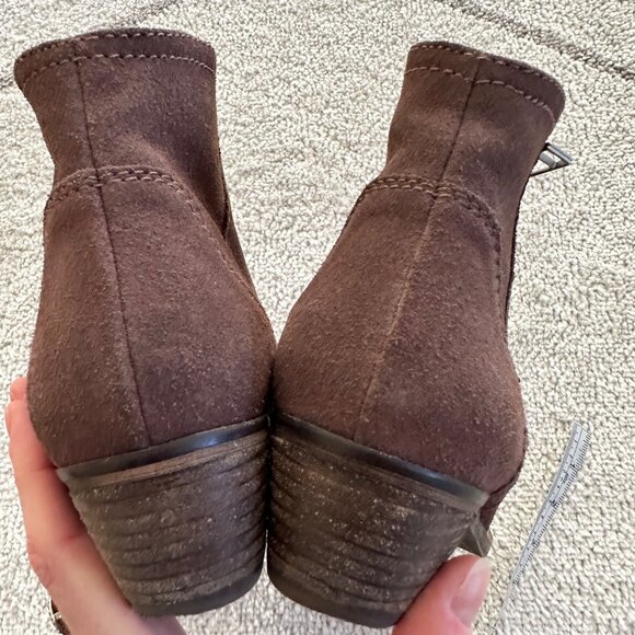 Steve Madden Brown Suede Low-Heel Round Toe Booties Sz 7.5 - Picture 2 of 7